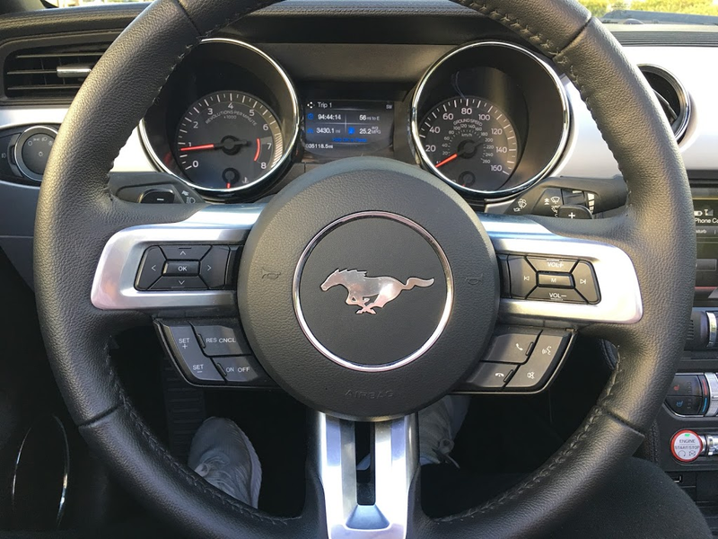 Illustration for article titled The Mustang Ecoboost Convertible is a fun but flawed weekend dad crusier